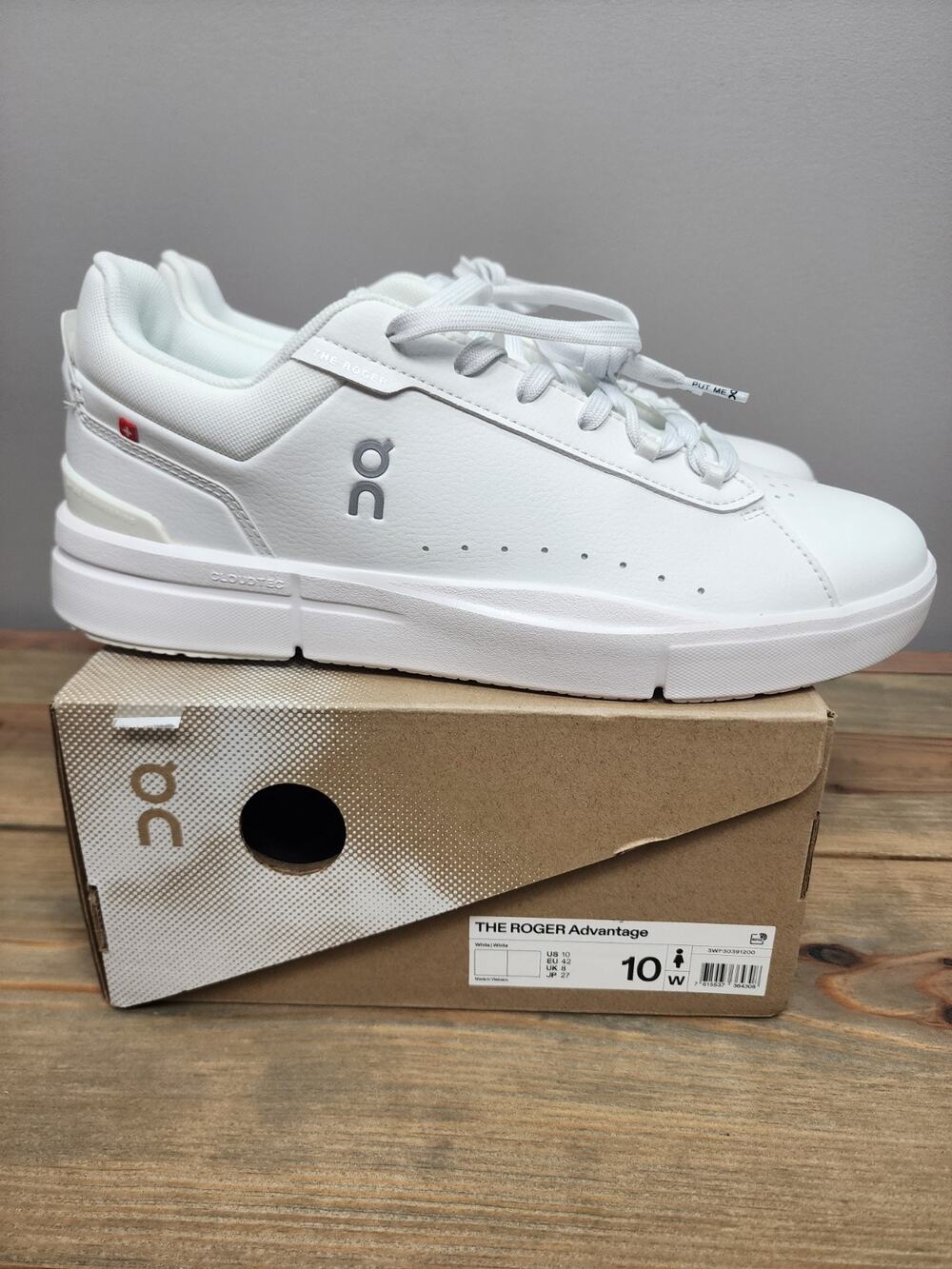 On The Roger Advantage White Women's New Sz 10.0